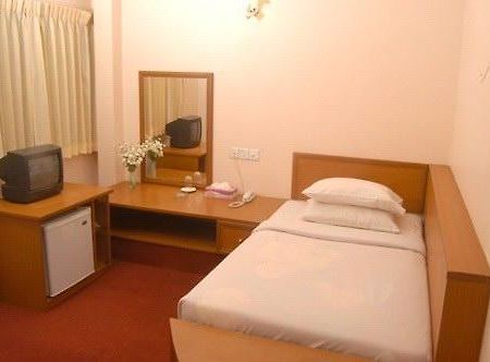 Halpin Hotel Yangon Luaran gambar
